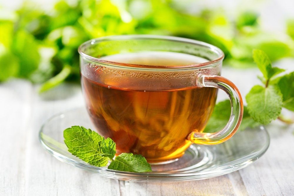 Чай із меліси – для міцних нервів і жіночого здоров’я
