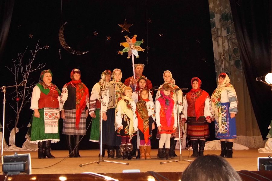У Чорнобаї усім миром колядували, різдво христове віншували