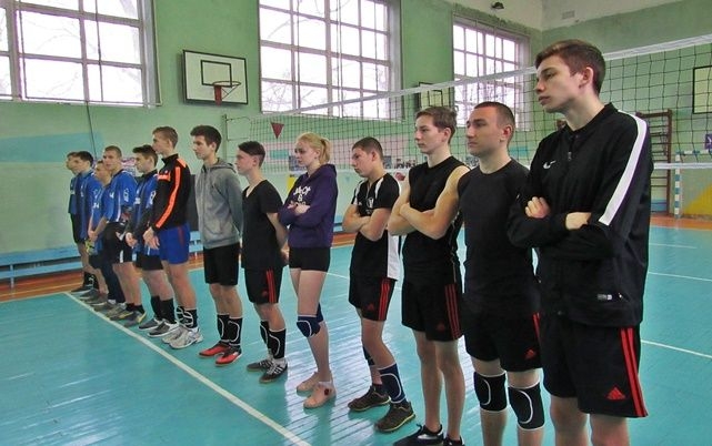 Канівські школярі змагалися на волейбольному турнірі імені Павла Корчаки