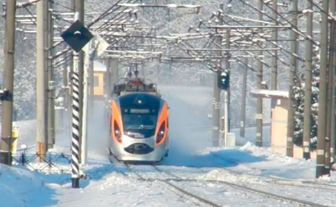 На Черкащині на станції застряг потяг