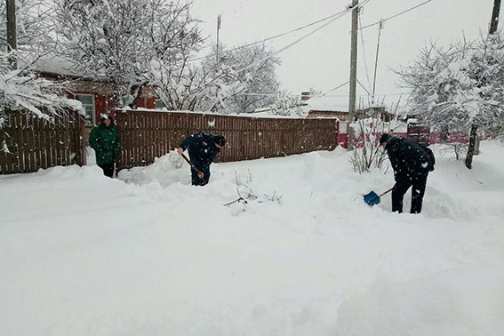 Правоохоронці в районах Черкащини взялися за лопати