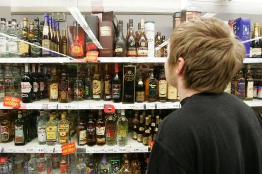 На Золотоніщині неповнолітнім продавали спиртне