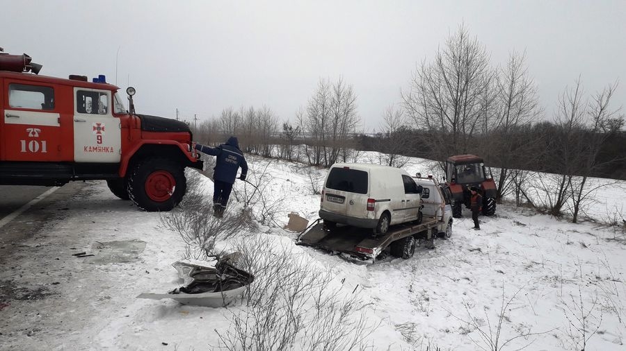 У Кам\’янському районі автівка врізалася в евакуатор