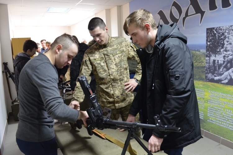 Кафедра військової підготовки Черкаського національного провела День відкритих дверей