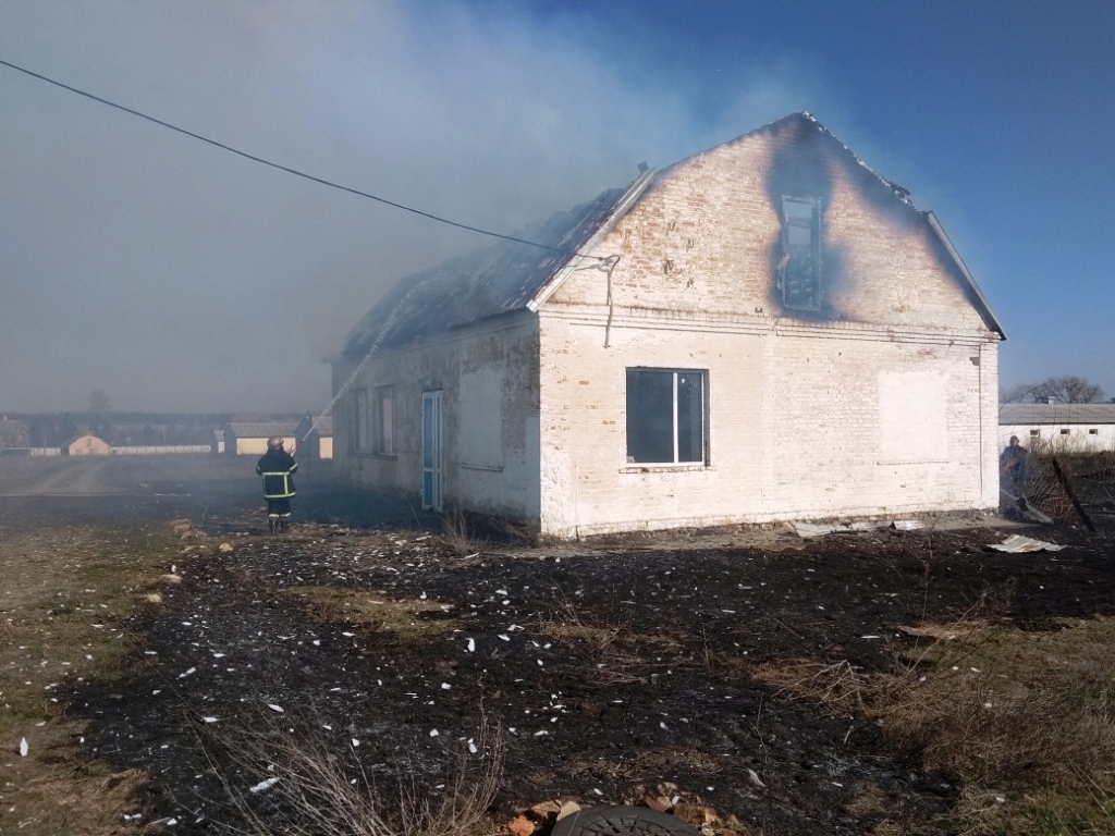 Необережність із вогнем: у Черкасах ліквідували 5 пожеж сухої трави