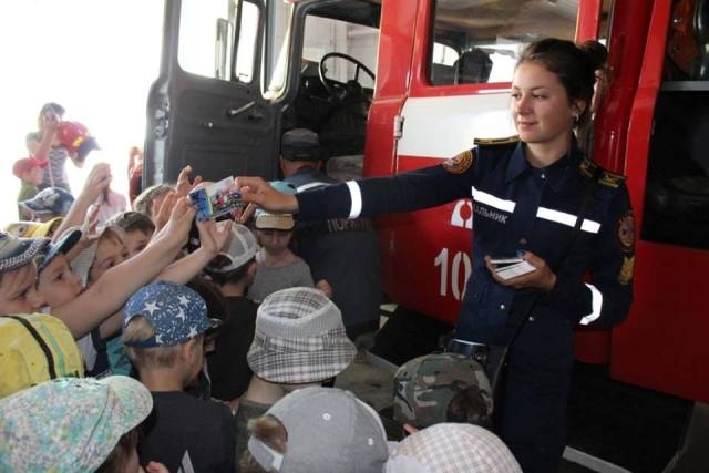 Черкаські діти завітали в гості до пожежної частини міста