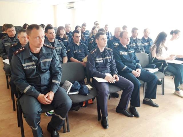 Черкаські рятувальники провели семінарське заняття з  соціально-гуманітарної роботи