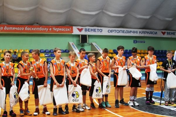 Черкаські баскетболісти – призери юнацької ліги