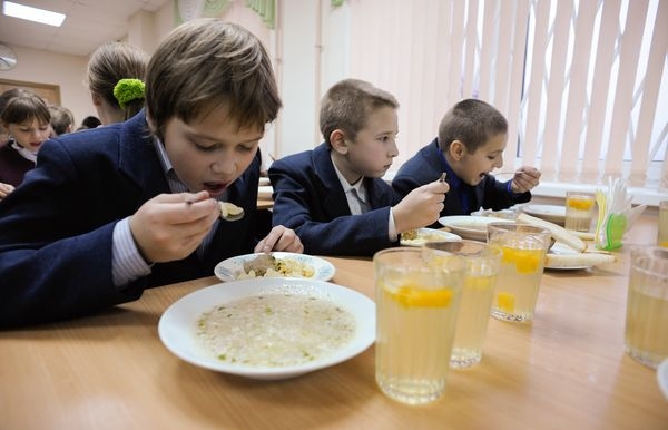 Канівські депутати дегустували шкільний обід