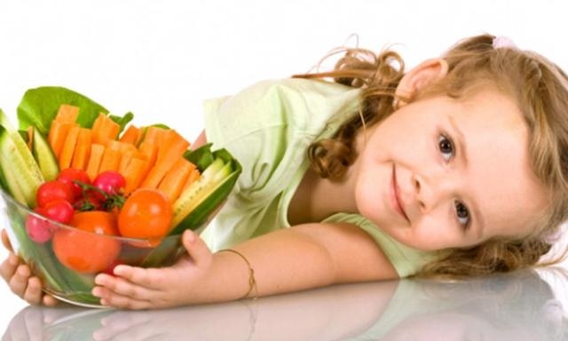Як привчити дітей їсти більше овочів