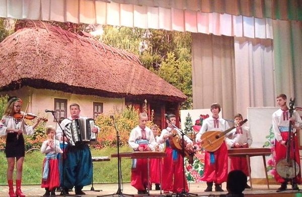 У Драбові відбувся обласний музичний конкурс «народників»