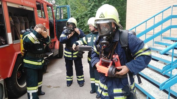 Чорнобаївські рятувальники навчалися гасити пожежу в лікарні (ВІДЕО)