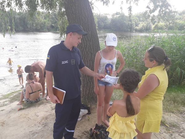 На Черкащині рятувальники нагадали дітям правила безпеки на водоймах