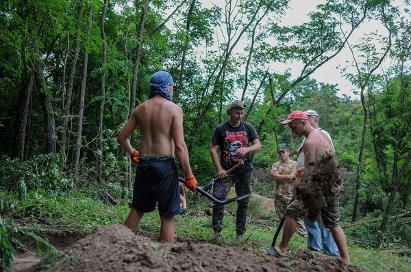 Студенти-історики ЧНУ проводять розкопки на території Трахтемирова