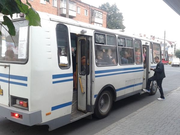 На двох черкаських автобусних маршрутах виявили порушення