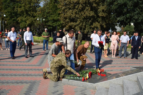 Черкащани вшановують пам’ять загиблих в Іловайському котлі