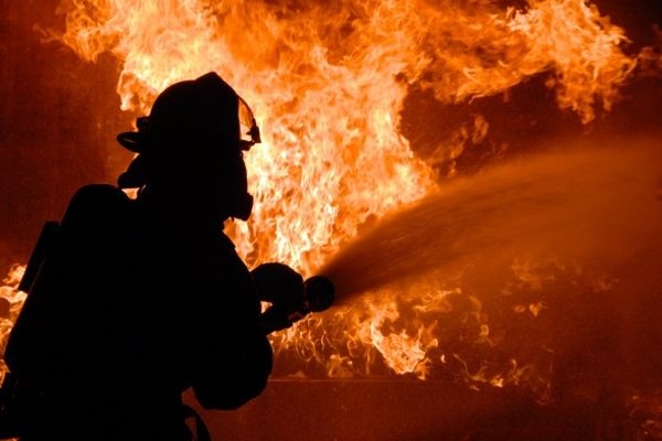 У Черкасах під час гасіння пожежі врятували 10 осіб