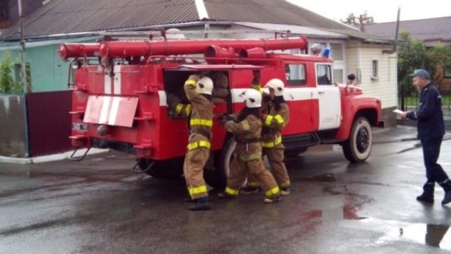 На Черкащині рятувальникам не має чим гасити пожежі