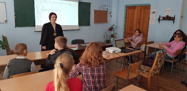 На Шполянщині учні дізналися про діяльність судів
