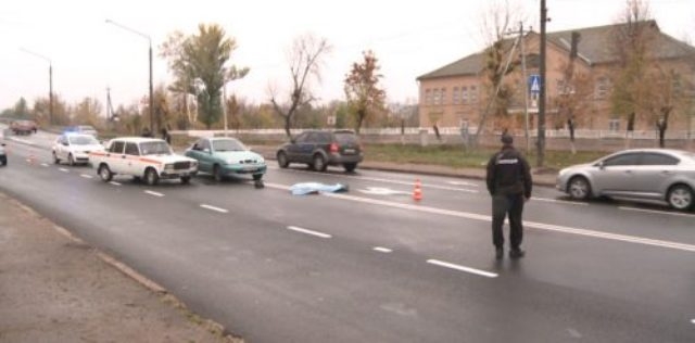 На Черкащині під колесами службового авто РВ СЧС загинула жінка-пішохід