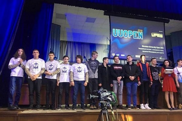 Студенти ЧНУ дебютували у Всеукраїнському турнірі з кіберспорту