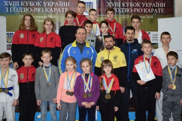 Черкаські спортсмени здобули нагороди Кубка України з годзю-рю карате