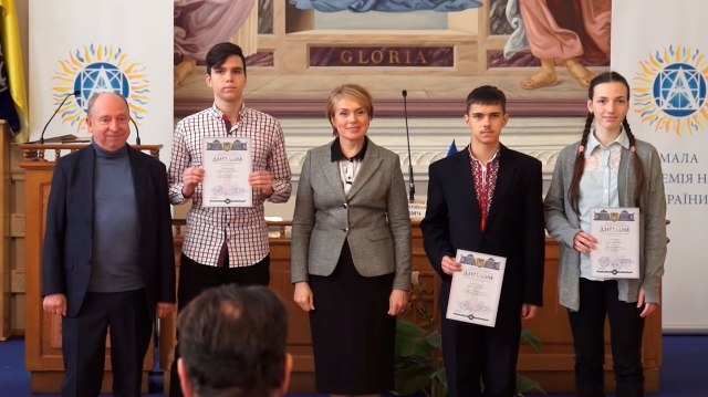 Учень Золотоніської спеціалізованої школи №1 став переможцем Всеукраїнської олімпіади з економіки