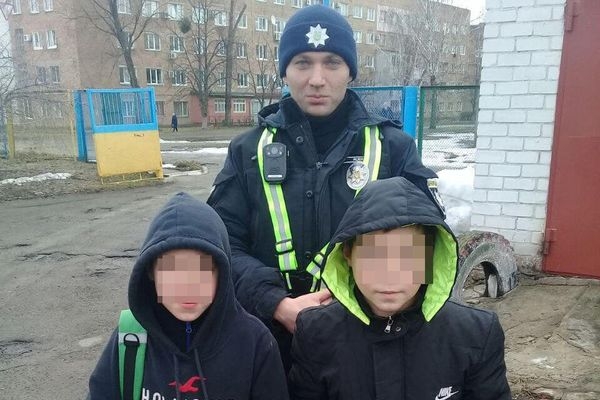 Хлопчика, який втік із дитячого будинку, знайшли черкаські патрульні