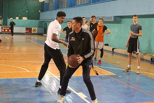 Черкаські баскетболісти провели майстер-клас для вихованців клубу