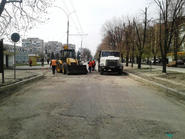Реконструкцію бульвару Шевченка та вулиці Героїв Дніпра планують завершити цього року