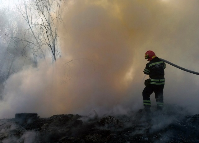 Знову горить трава. Рятувальники ліквідували 14 пожеж за добу
