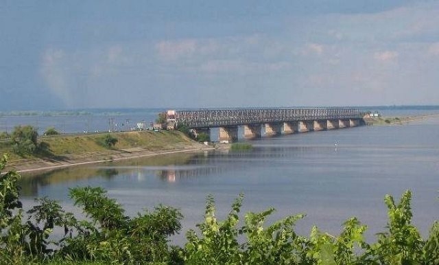 Вода Дніпра забруднена фенолом та важкими металами