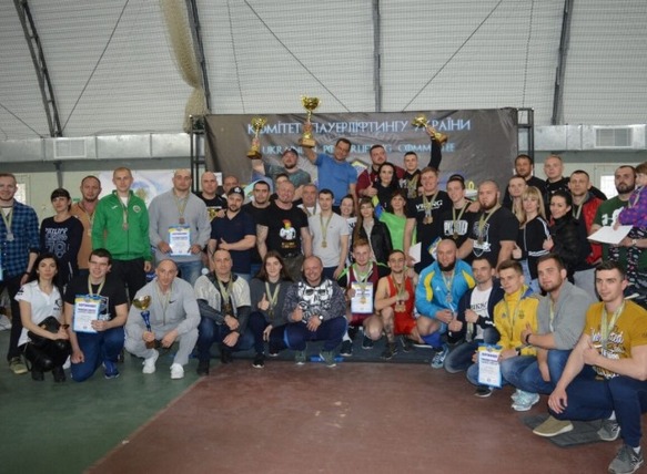 Черкаські спортсмени здобули 20 нагород на чемпіонаті України з пауерліфтингу