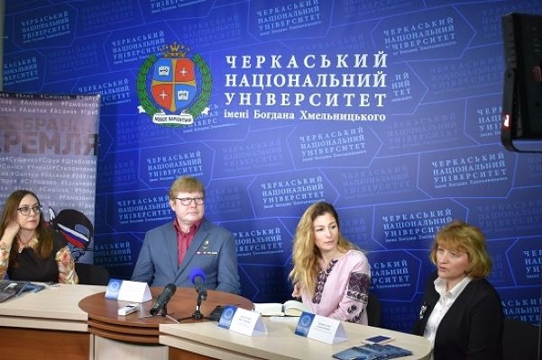 Стрічку «Бранці Кремля» презентували у ЧНУ
