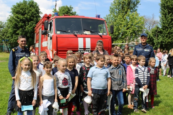 Рятувальники завітали до учнів сільської школи Черкаського району (ВІДЕО)