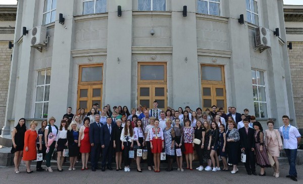 У Черкасах відзначили переможців Всеукраїнських олімпіад та інтелектуальних конкурсів