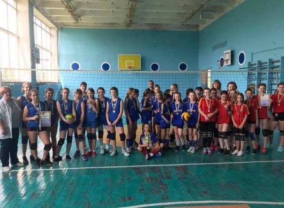 На турнірі з волейболу у Чигирині перемогли дівчата із сусідньої області