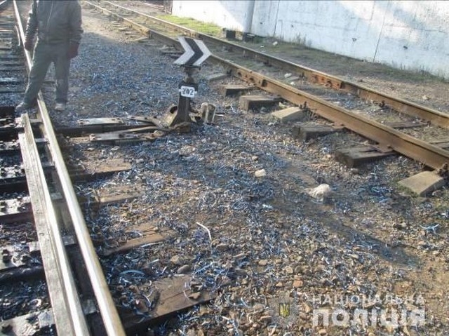 На Звенигородщині чоловік демонтував комплектуючі залізничної колії