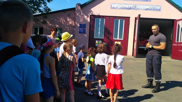 Чорнобаївські рятувальники приймають у гостях дітей з пришкільних таборів