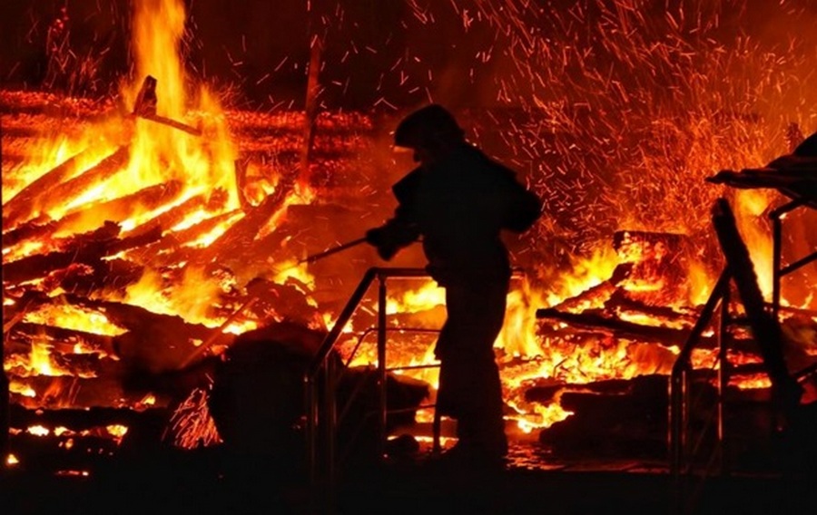 Жашківські рятувальники ліквідували пожежу в житловому будинку