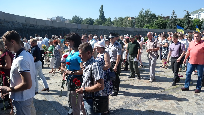 Черкаси долучились до Дня пам`яті жертв війни в Україні