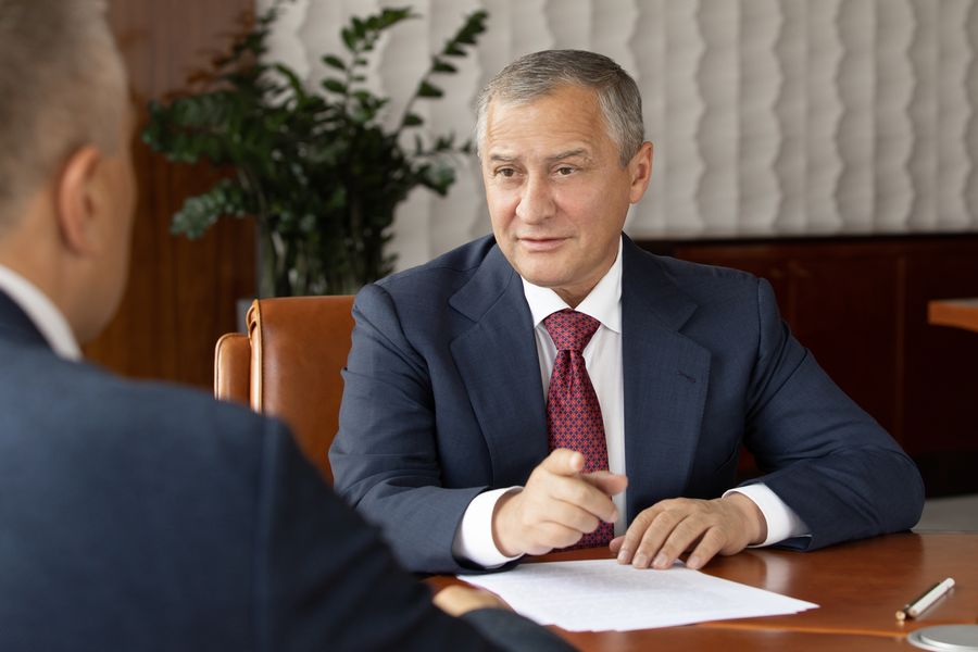 Геннадій Бобов: депутати потрібні олігарху для розширення «курячого» бізнесу