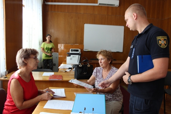 На Черкащині рятувальники перевіряють безпечність виборчих дільниць