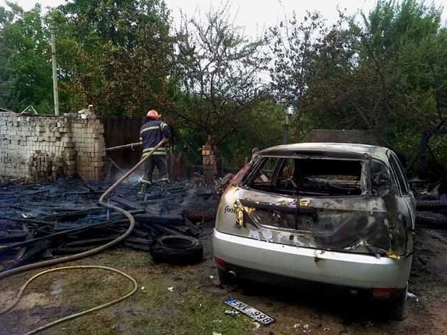 На Канівщині згоріли одразу два автомобілі (ФОТО)