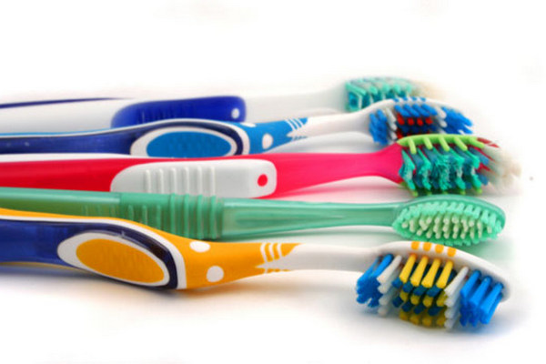 Як вибрати зубну щітку: корисні поради