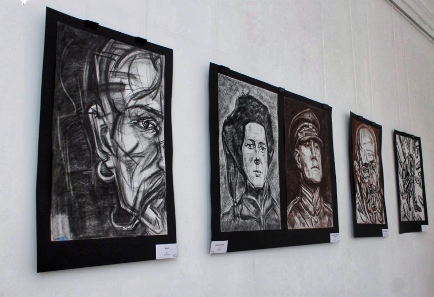 Виставка черкаського митця Дмитра Бур’яна «Заробітчанство»