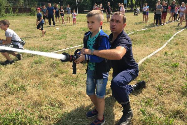 Смілянські рятувальники провели акцію «Безпечні канікули» у дитячому оздоровчому таборі