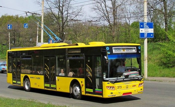 У Черкасах планують дозволити користуватися спецрейсами тролейбусів працівникам інших служб, окрім медиків