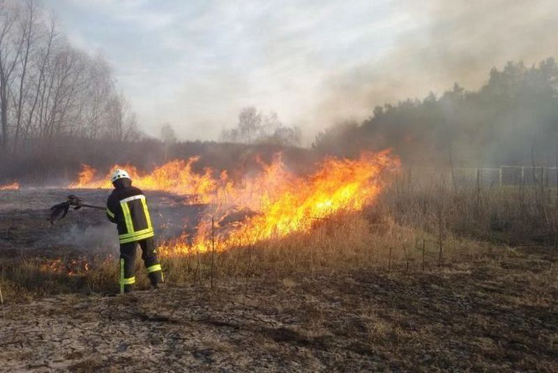 На Чорнобаївщині та Маньківщині знову сталися пожежі через спалення трави та сміття
