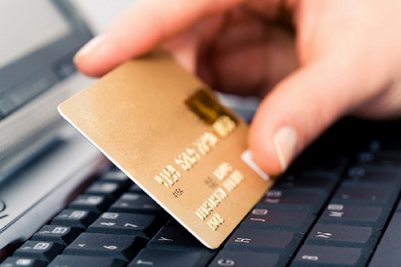 Як захиститися від шахрайств із банківськими картками